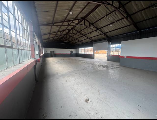 400M² WAREHOUSE TO LET IN WYNBERG